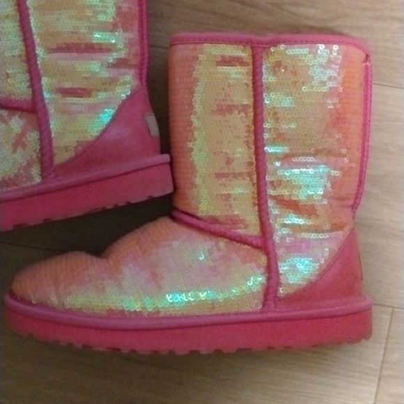 UGG- Sequin Pink Medium Boot Size 8 - Picture 4 of 9